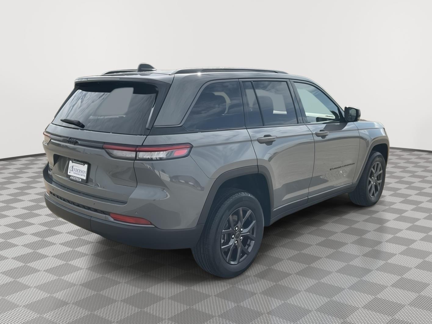 Vehicle photo 5