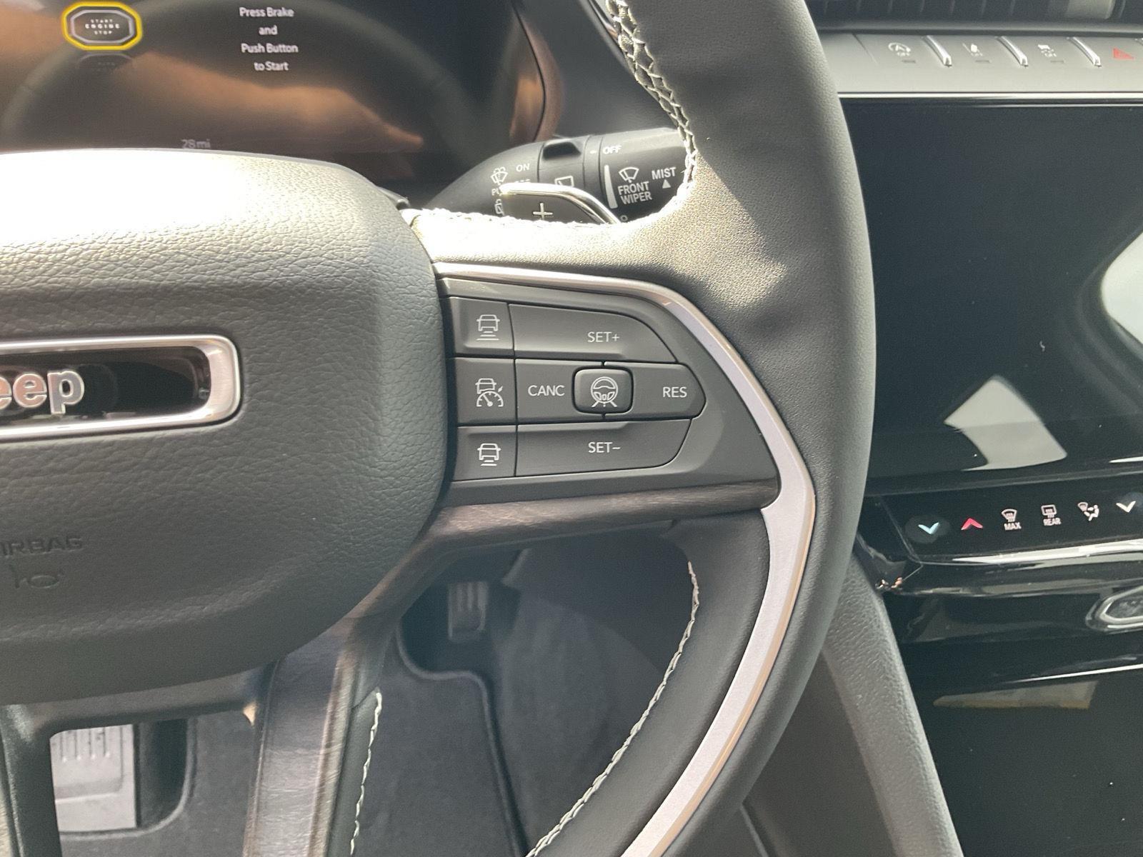 Vehicle photo 11