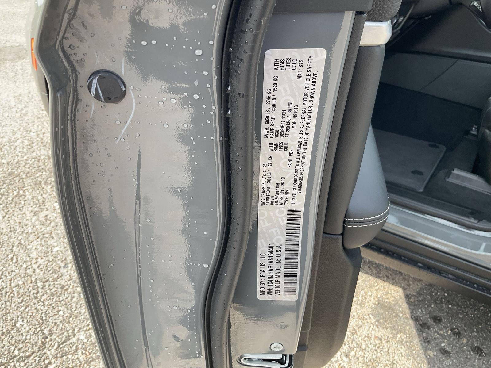 Vehicle photo 21