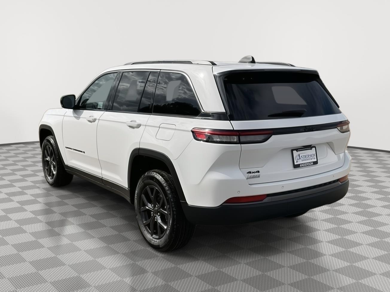 Vehicle photo 3