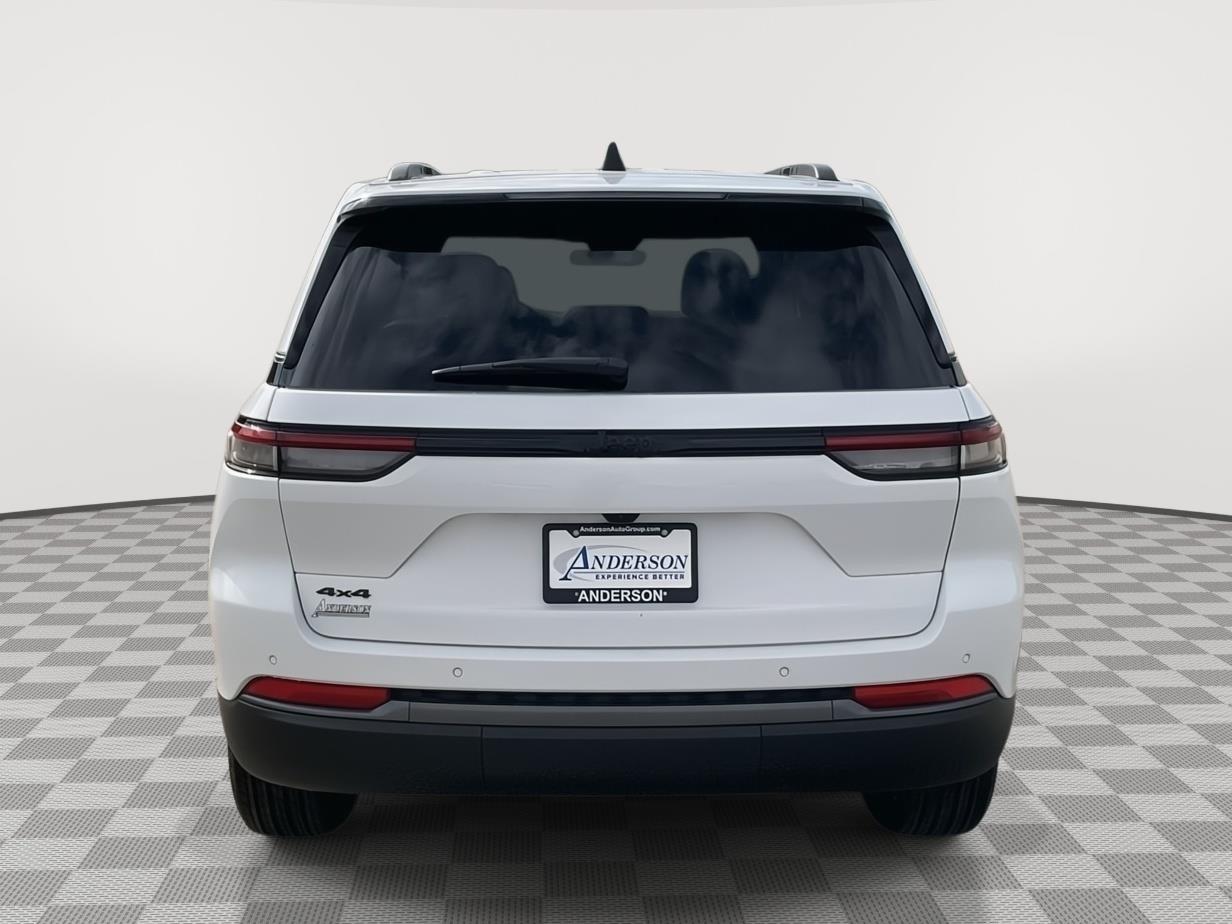 Vehicle photo 4