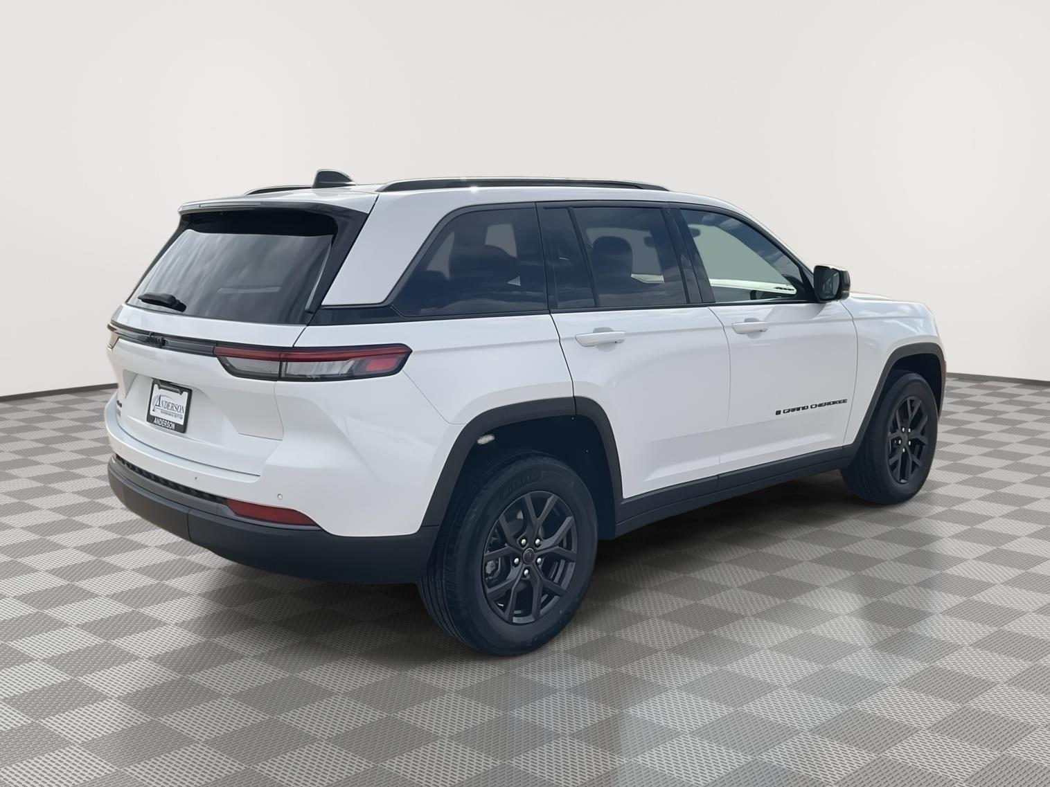 Vehicle photo 5