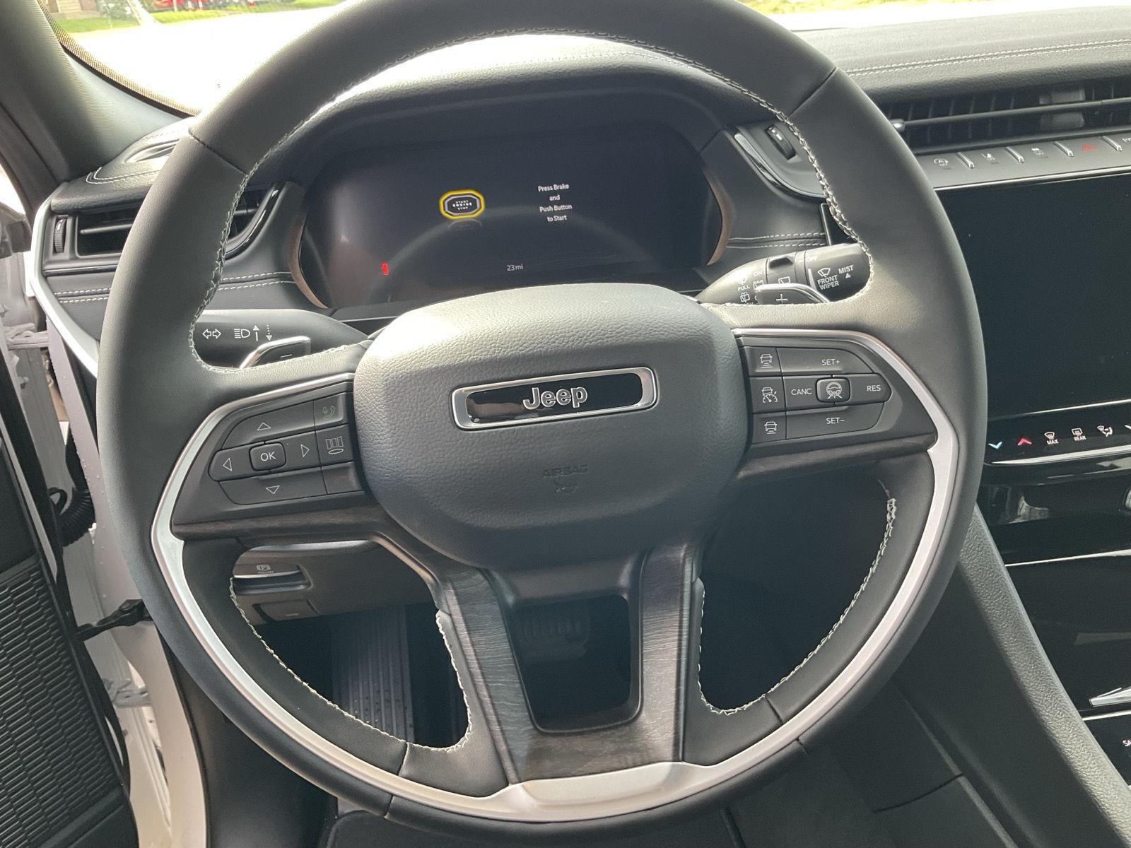 Vehicle photo 9