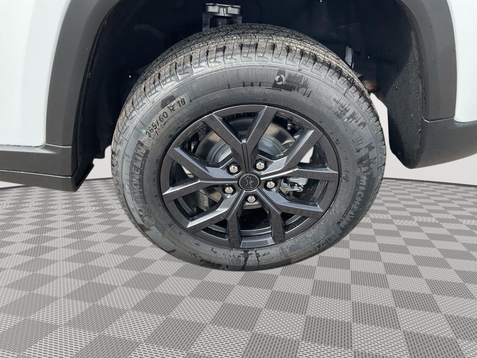 Vehicle photo 21