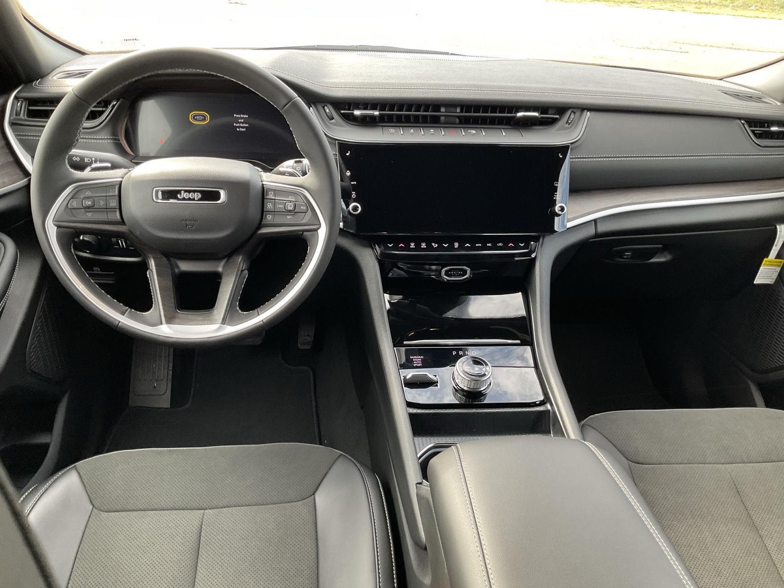 Vehicle photo 22