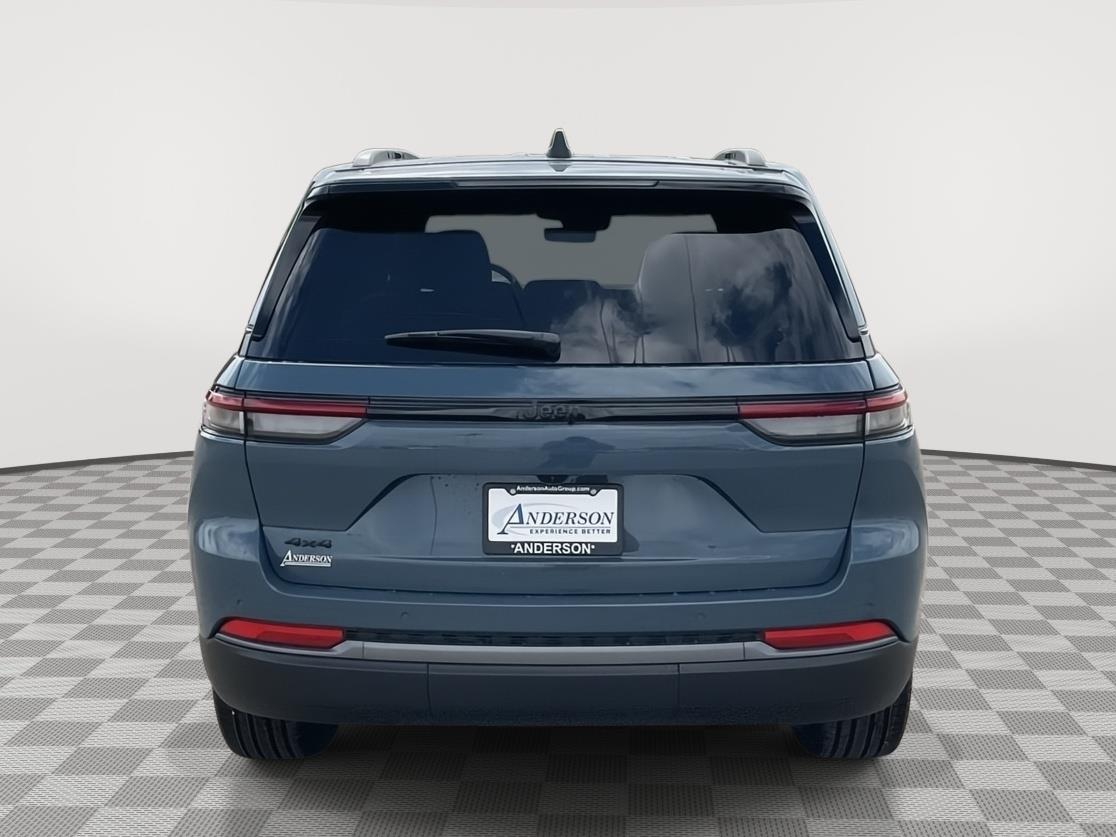 Vehicle photo 4