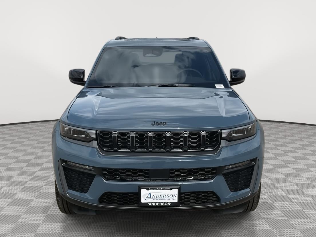 Vehicle photo 8