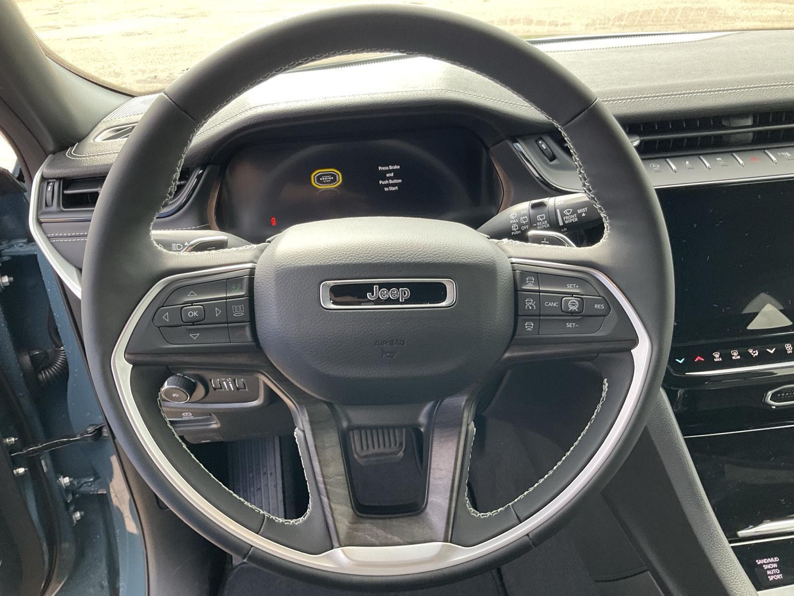 Vehicle photo 9