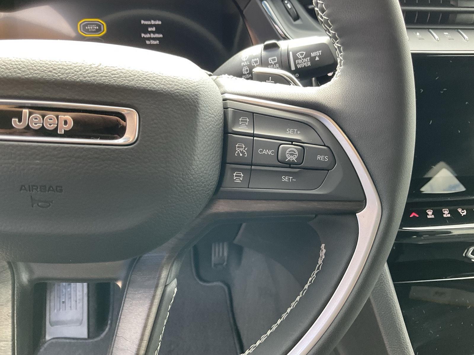 Vehicle photo 11