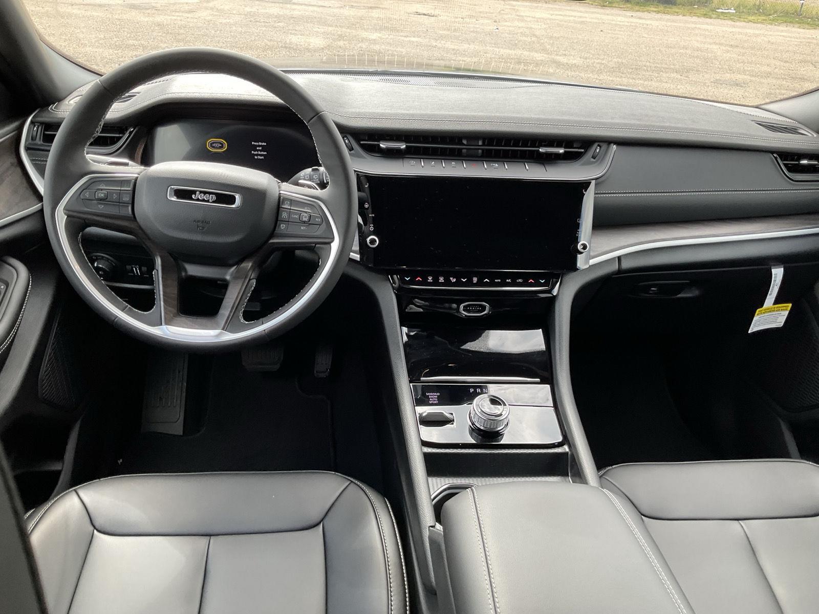 Vehicle photo 22
