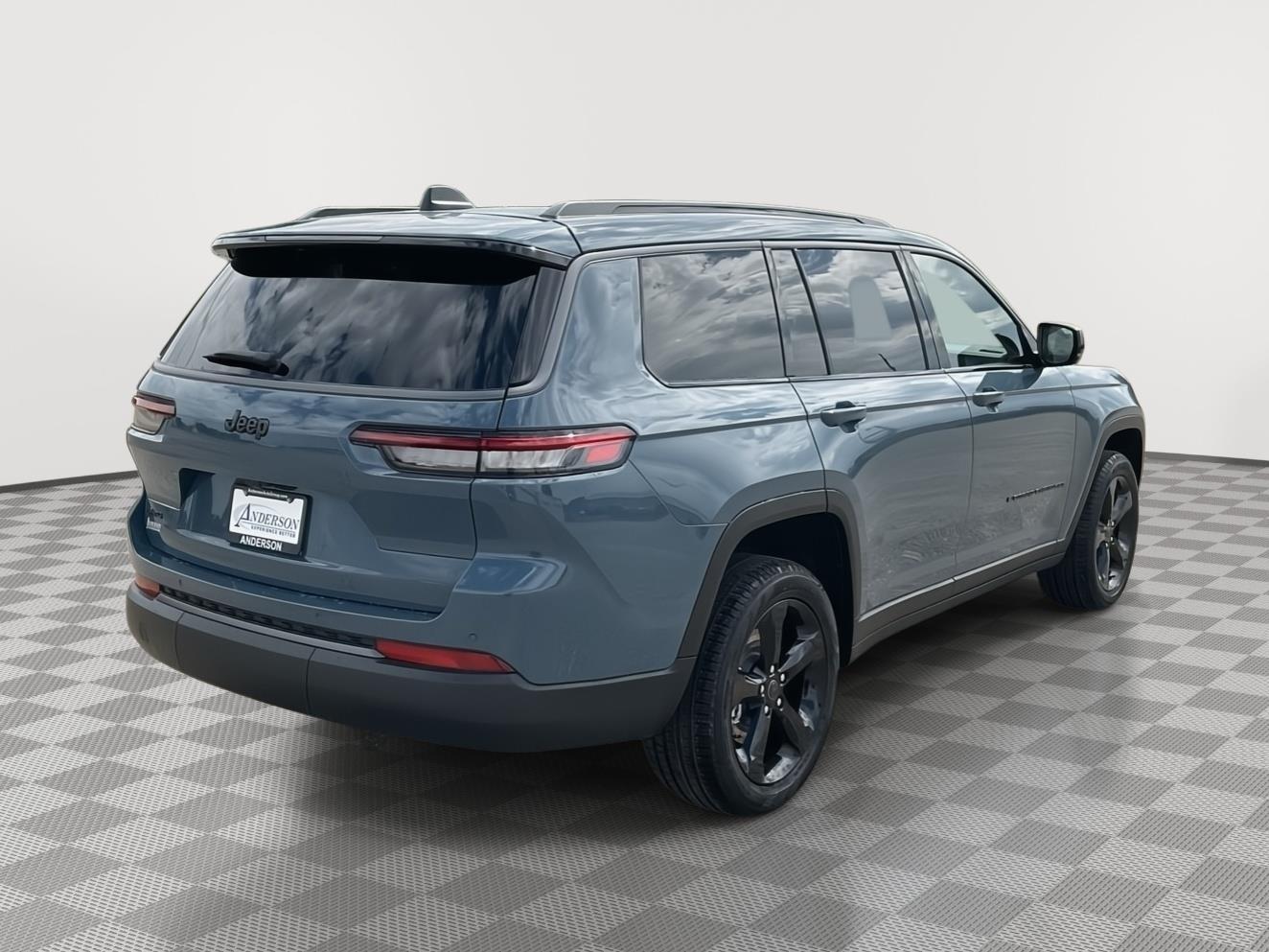 Vehicle photo 5