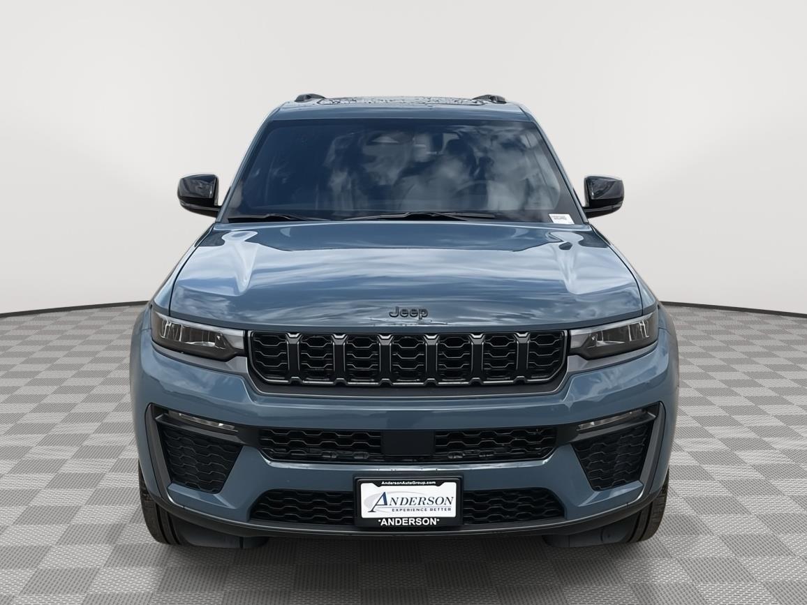 Vehicle photo 8
