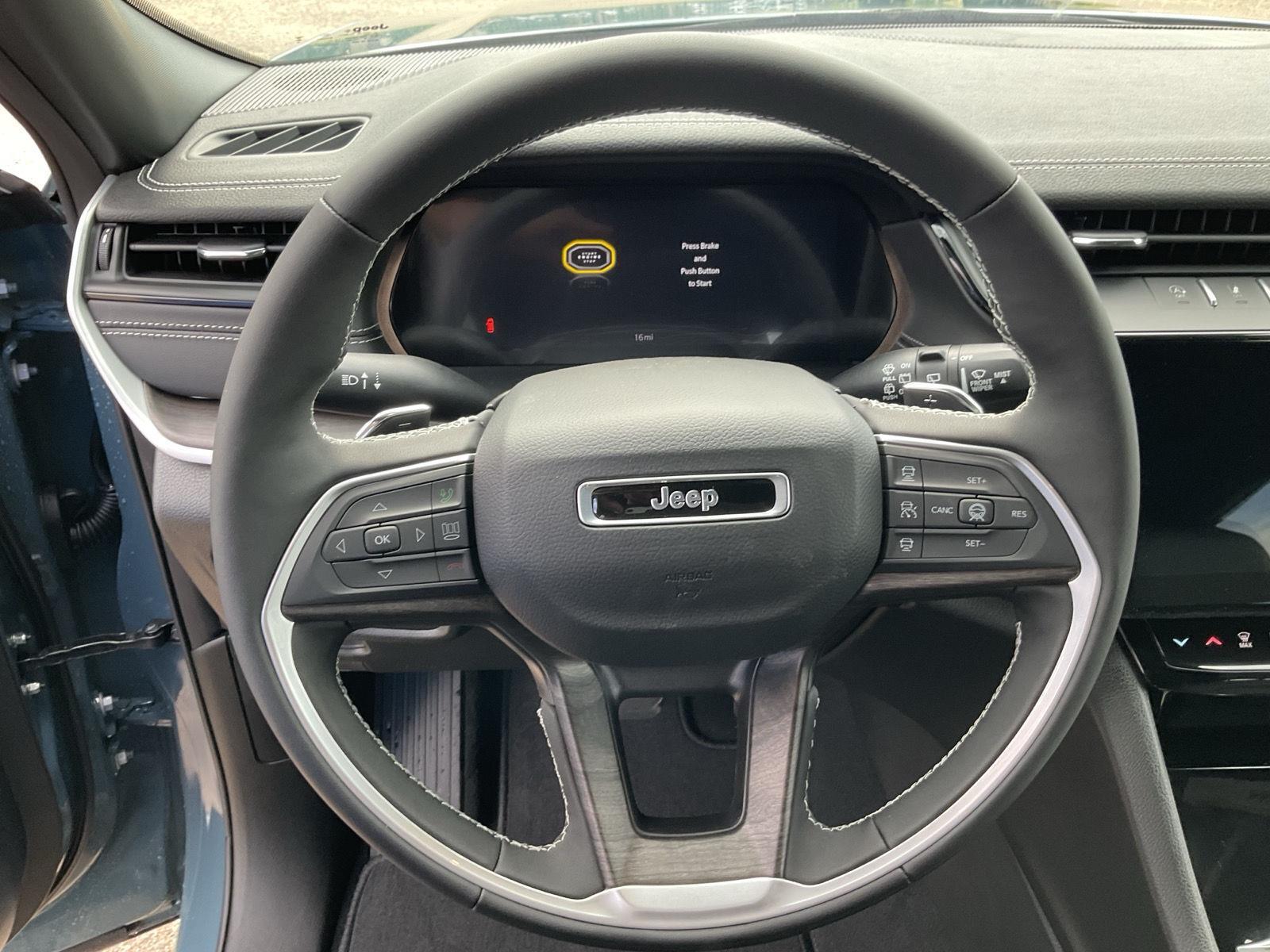 Vehicle photo 9