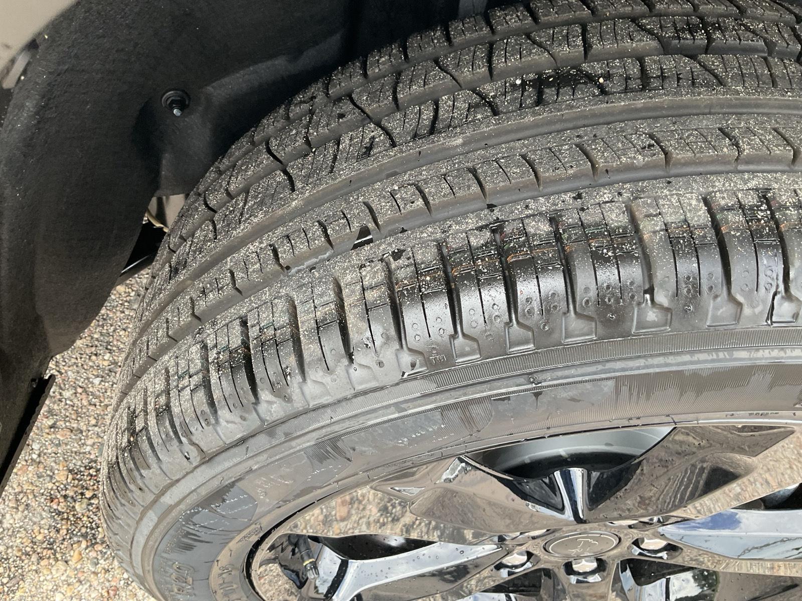 Vehicle photo 20