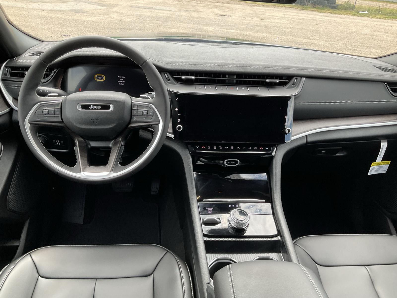 Vehicle photo 22