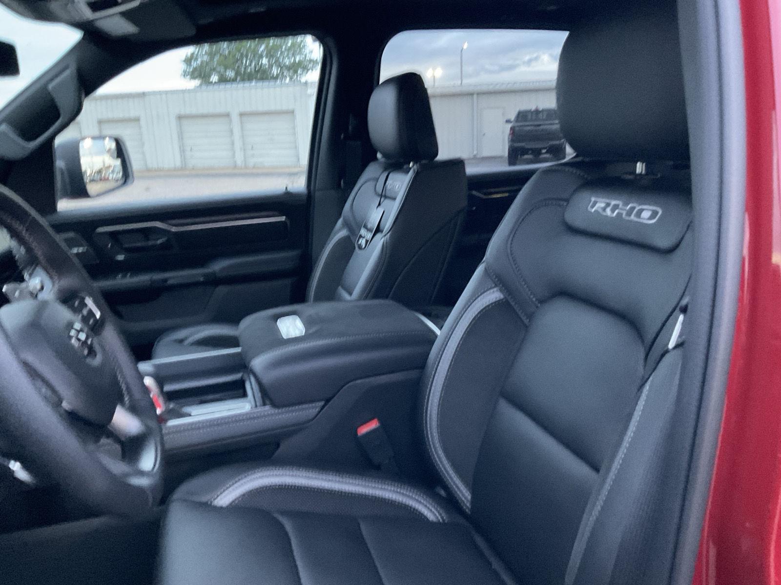 Vehicle photo 16