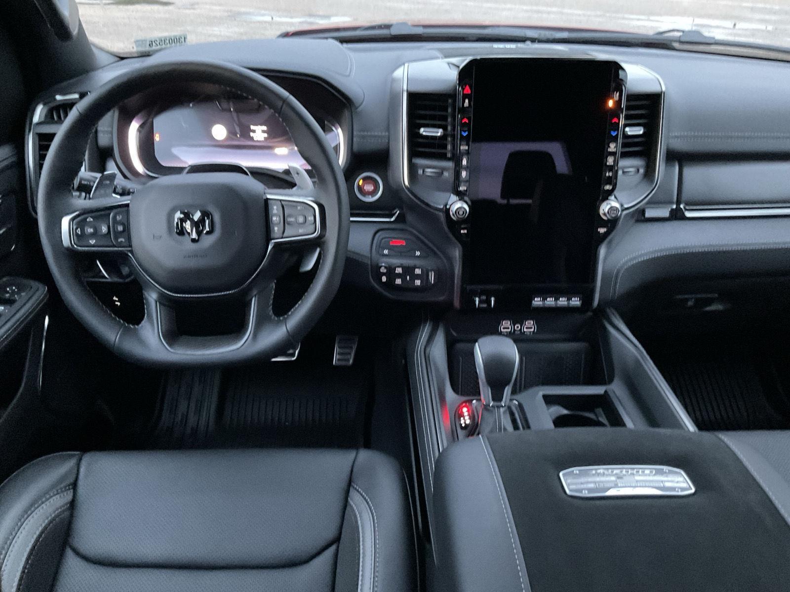 Vehicle photo 20