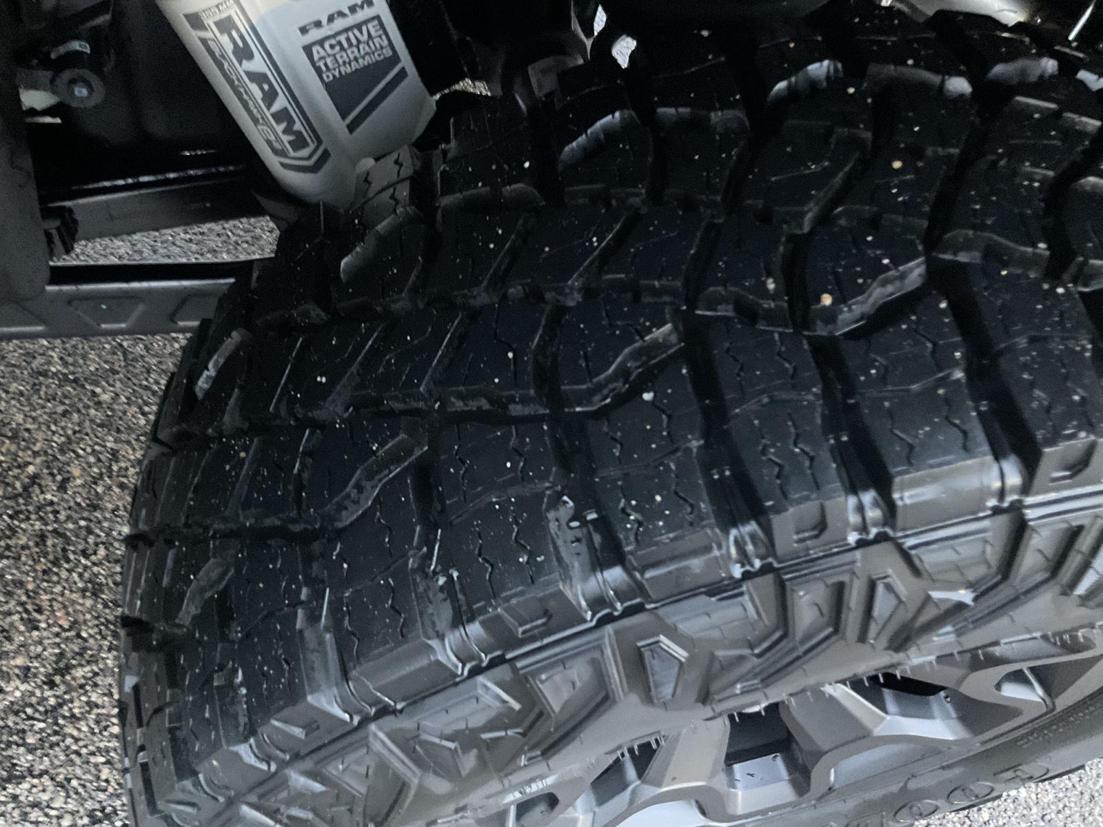 Vehicle photo 22
