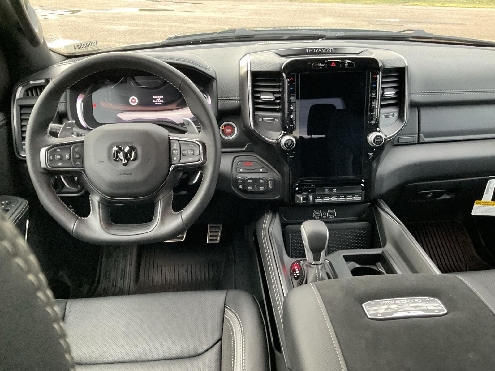 Vehicle photo 18