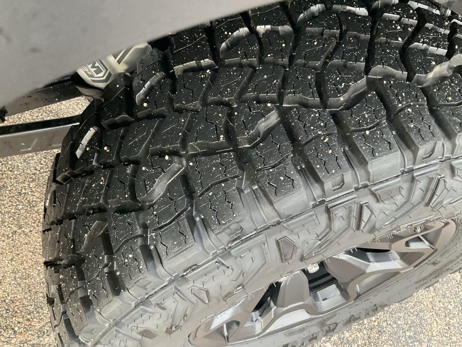Vehicle photo 20