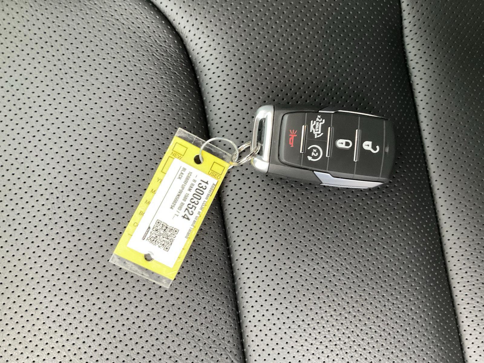 Vehicle photo 22
