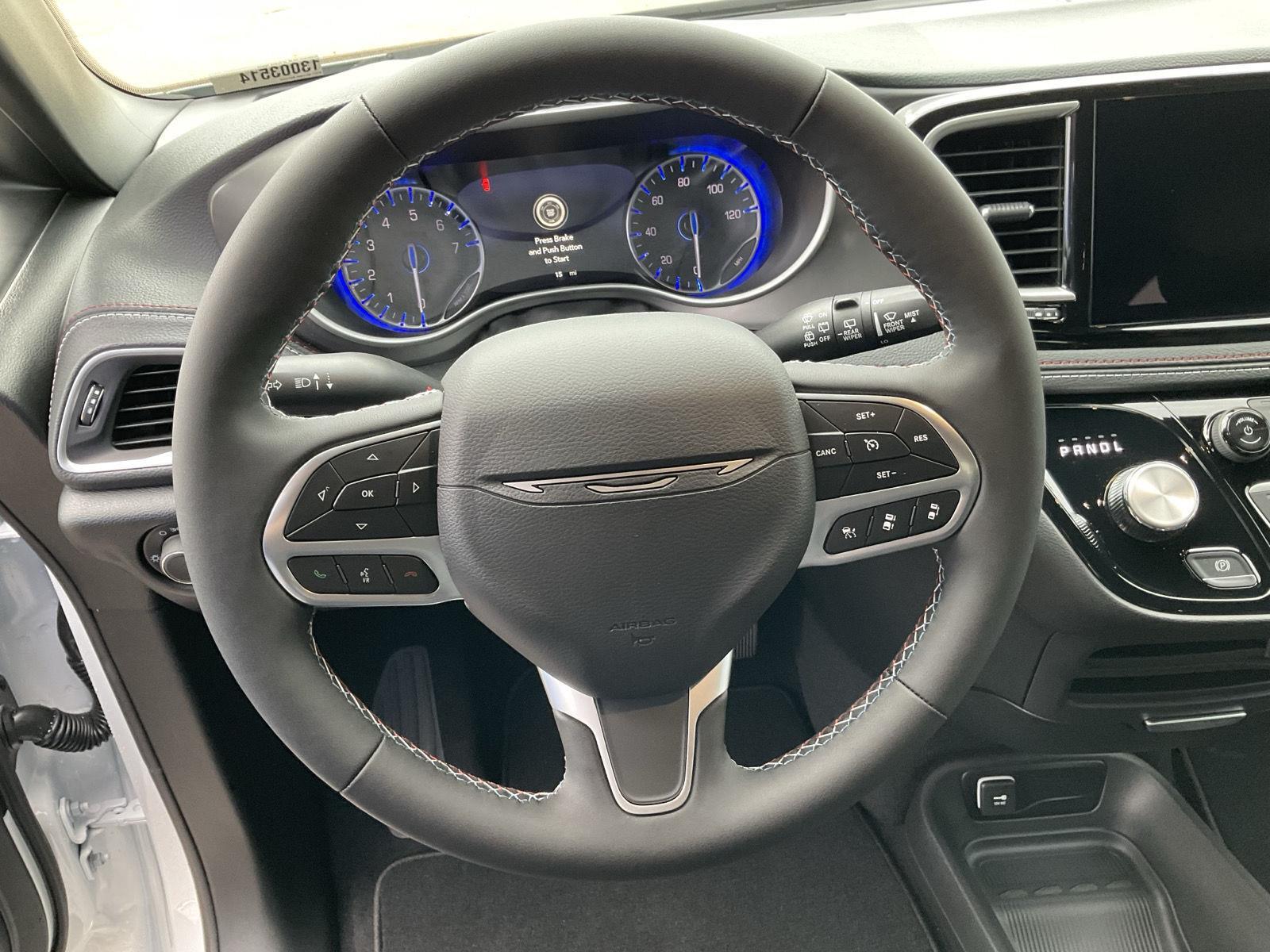 Vehicle photo 9