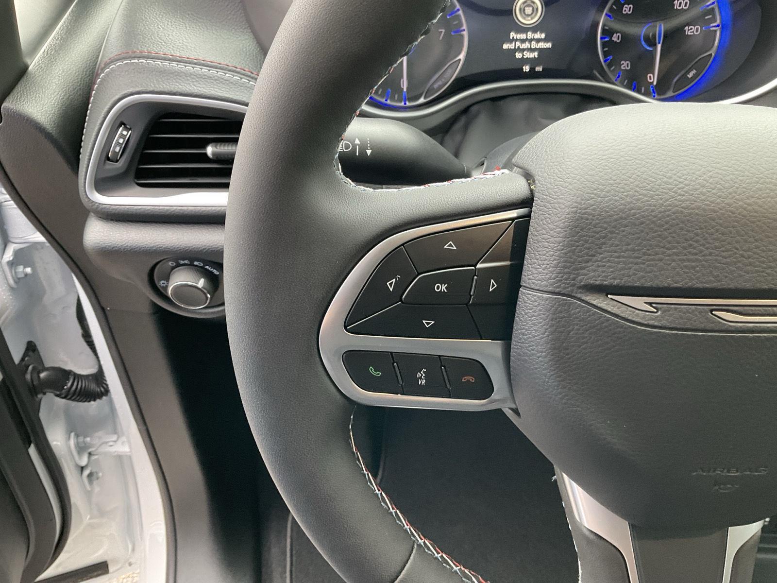 Vehicle photo 10