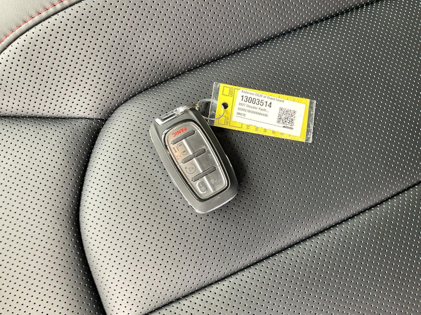Vehicle photo 22