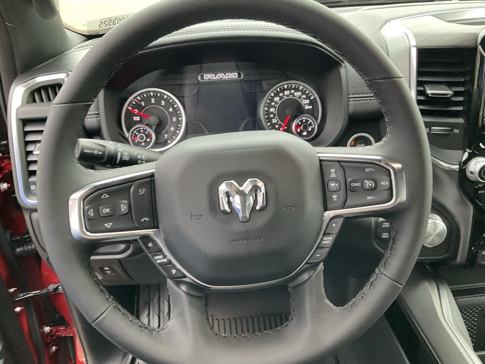 Vehicle photo 10