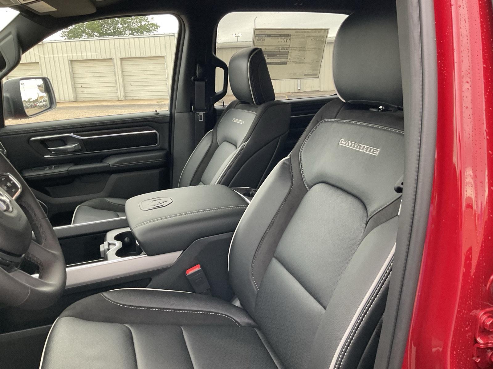 Vehicle photo 17