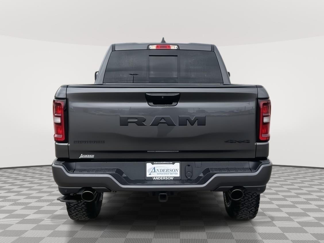 Vehicle photo 4