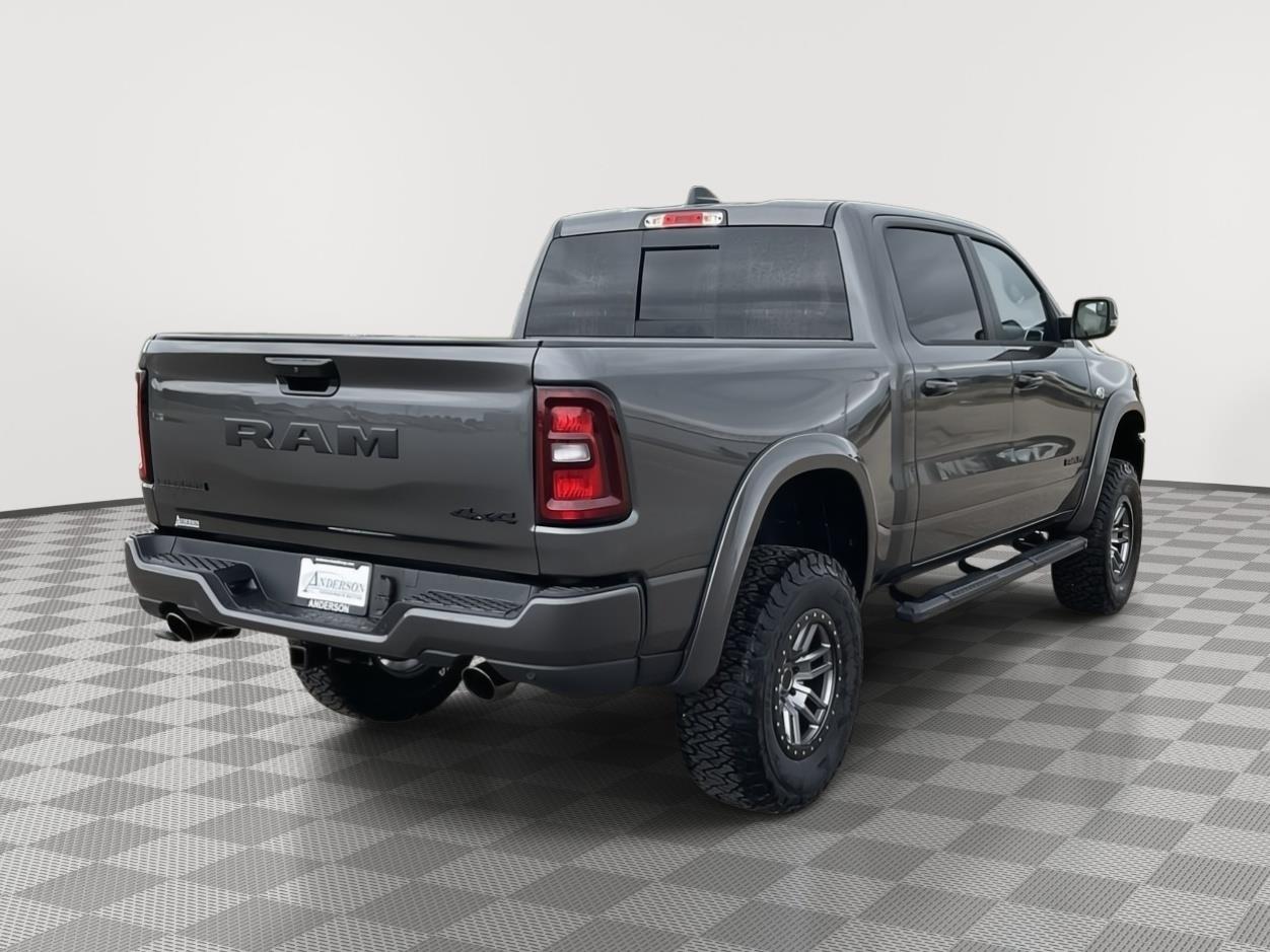 Vehicle photo 5