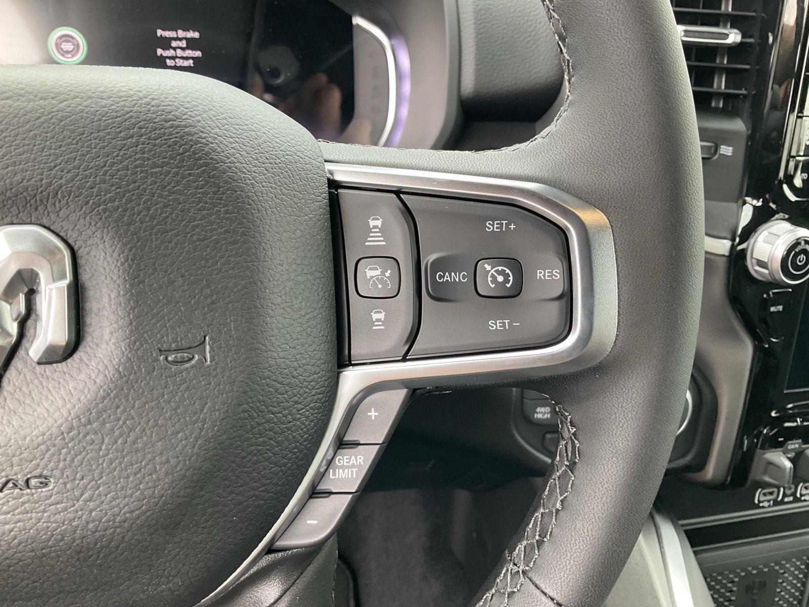 Vehicle photo 11