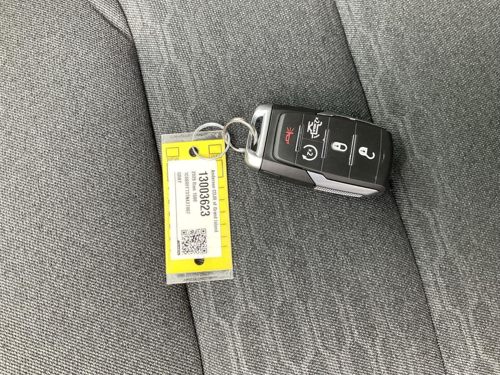 Vehicle photo 21