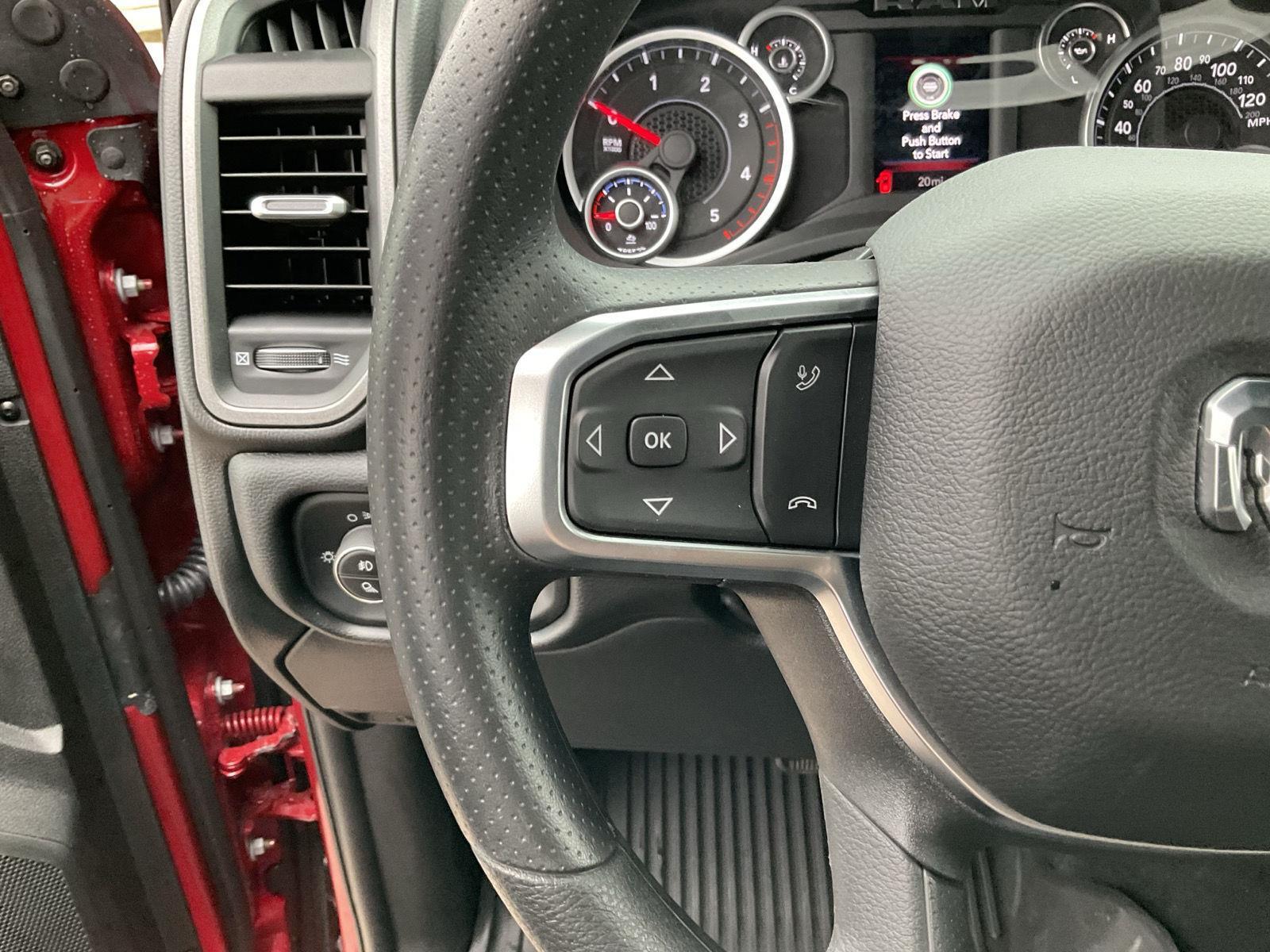 Vehicle photo 9