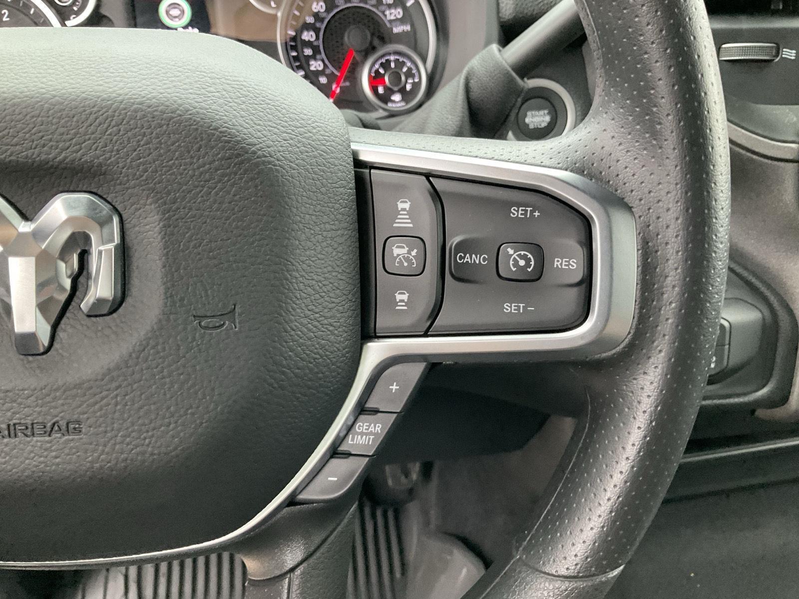Vehicle photo 10