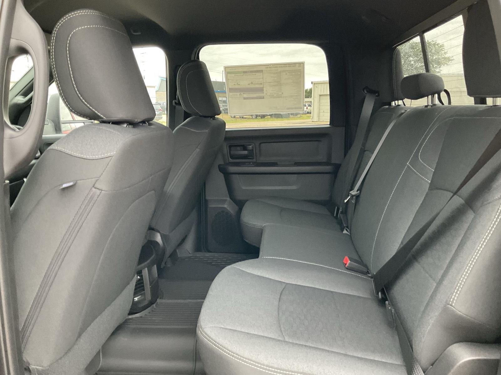 Vehicle photo 15