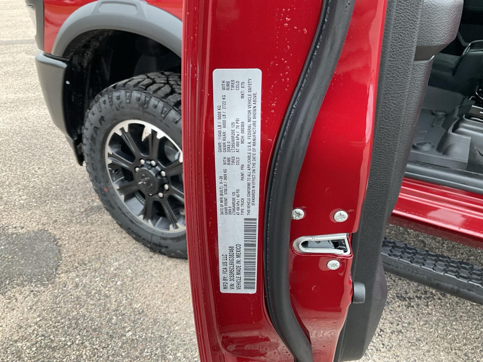 Vehicle photo 19