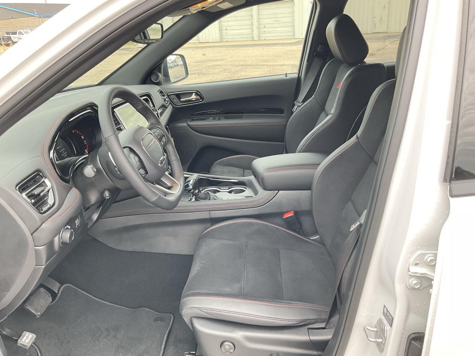 Vehicle photo 18