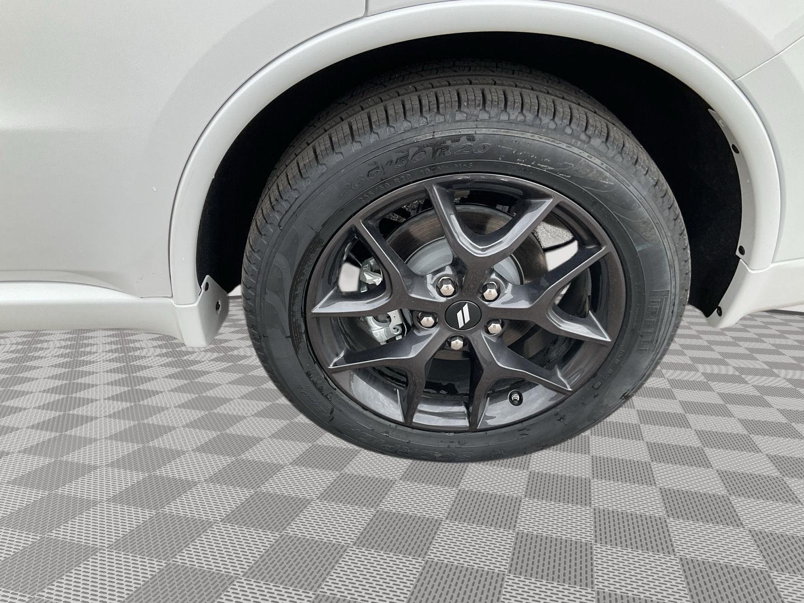 Vehicle photo 22