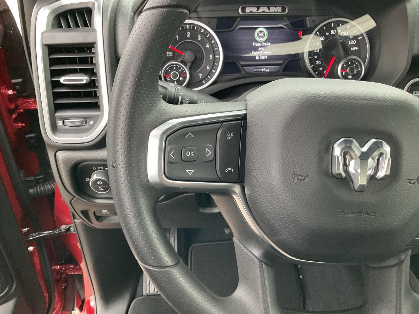 Vehicle photo 10