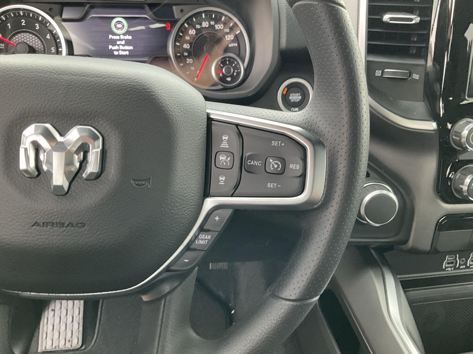 Vehicle photo 11