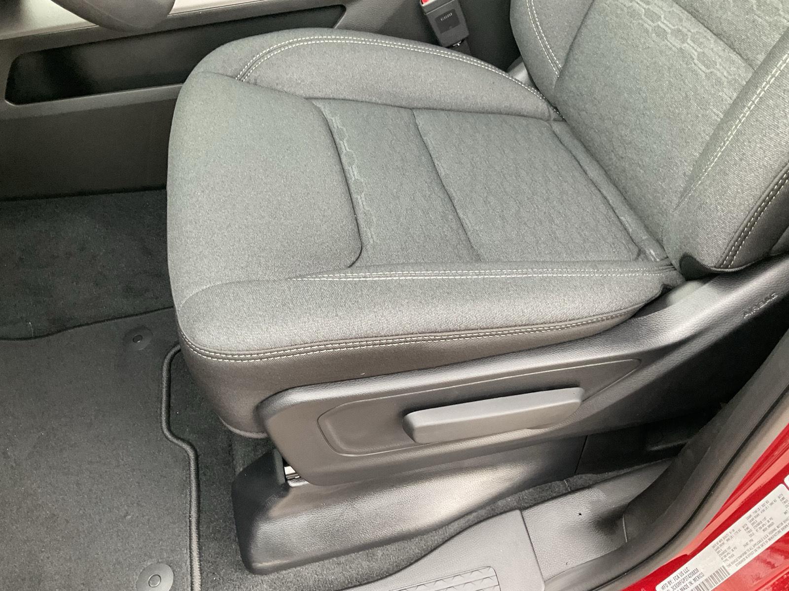 Vehicle photo 16