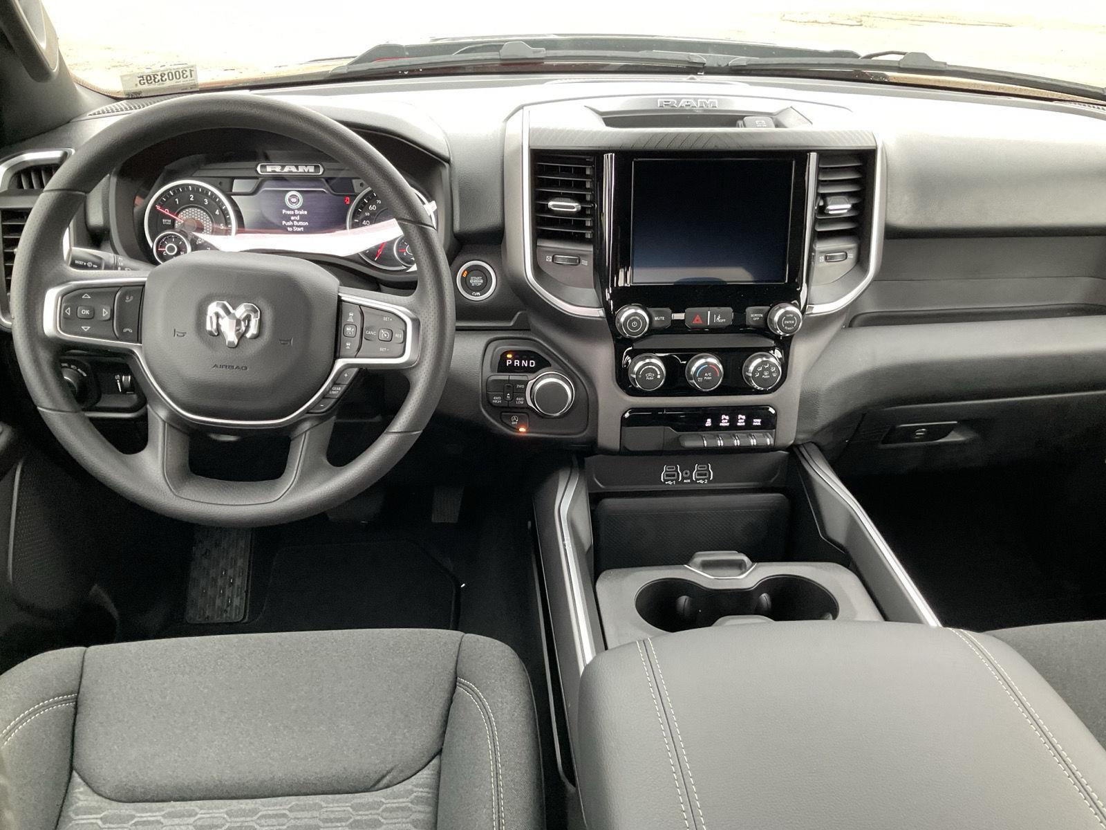 Vehicle photo 18
