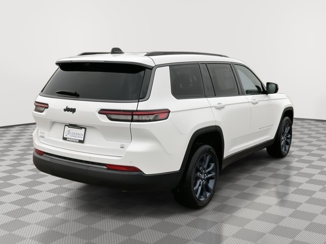 Vehicle photo 5