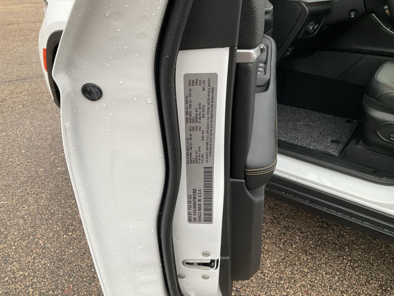 Vehicle photo 19