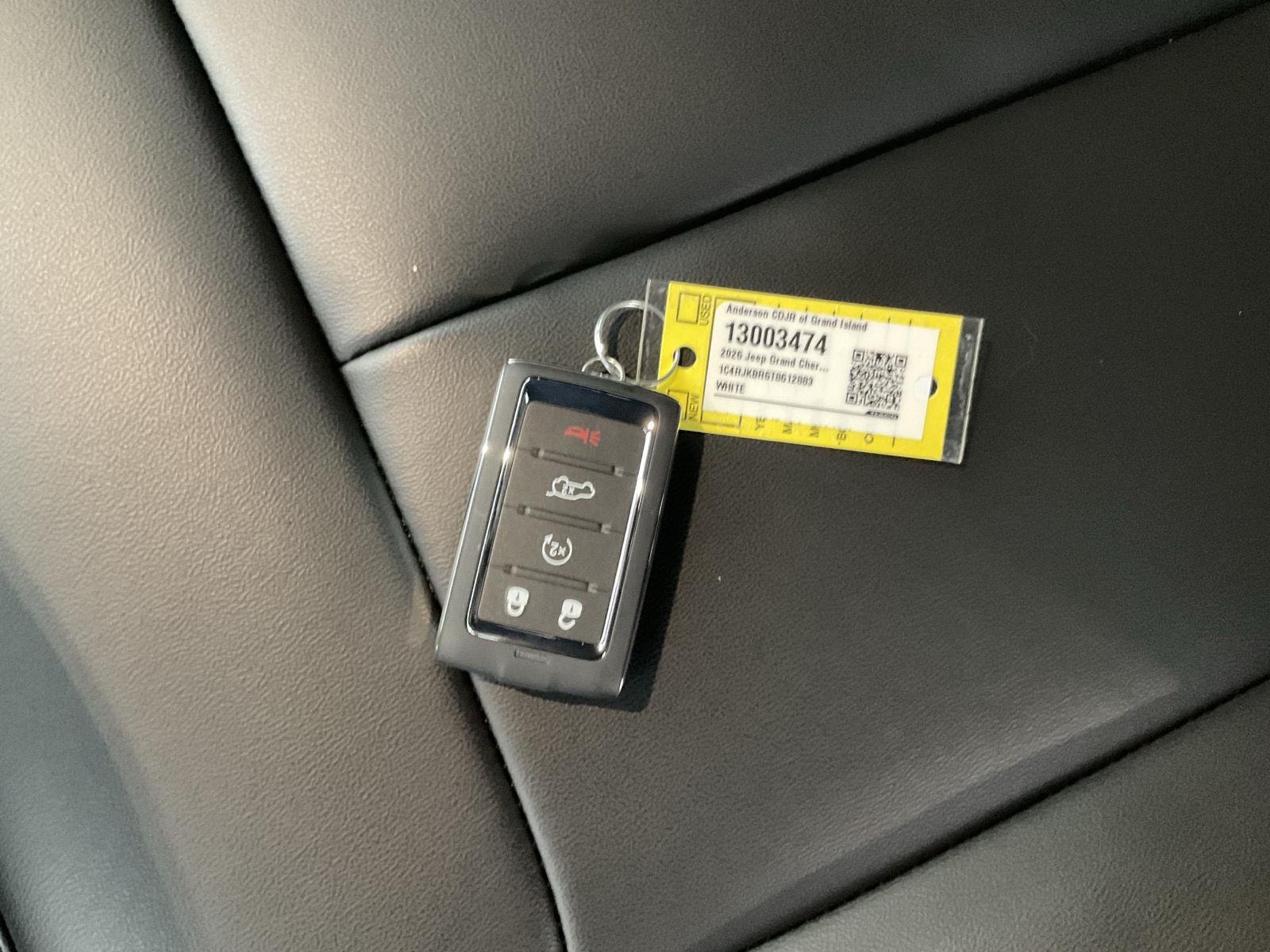 Vehicle photo 20