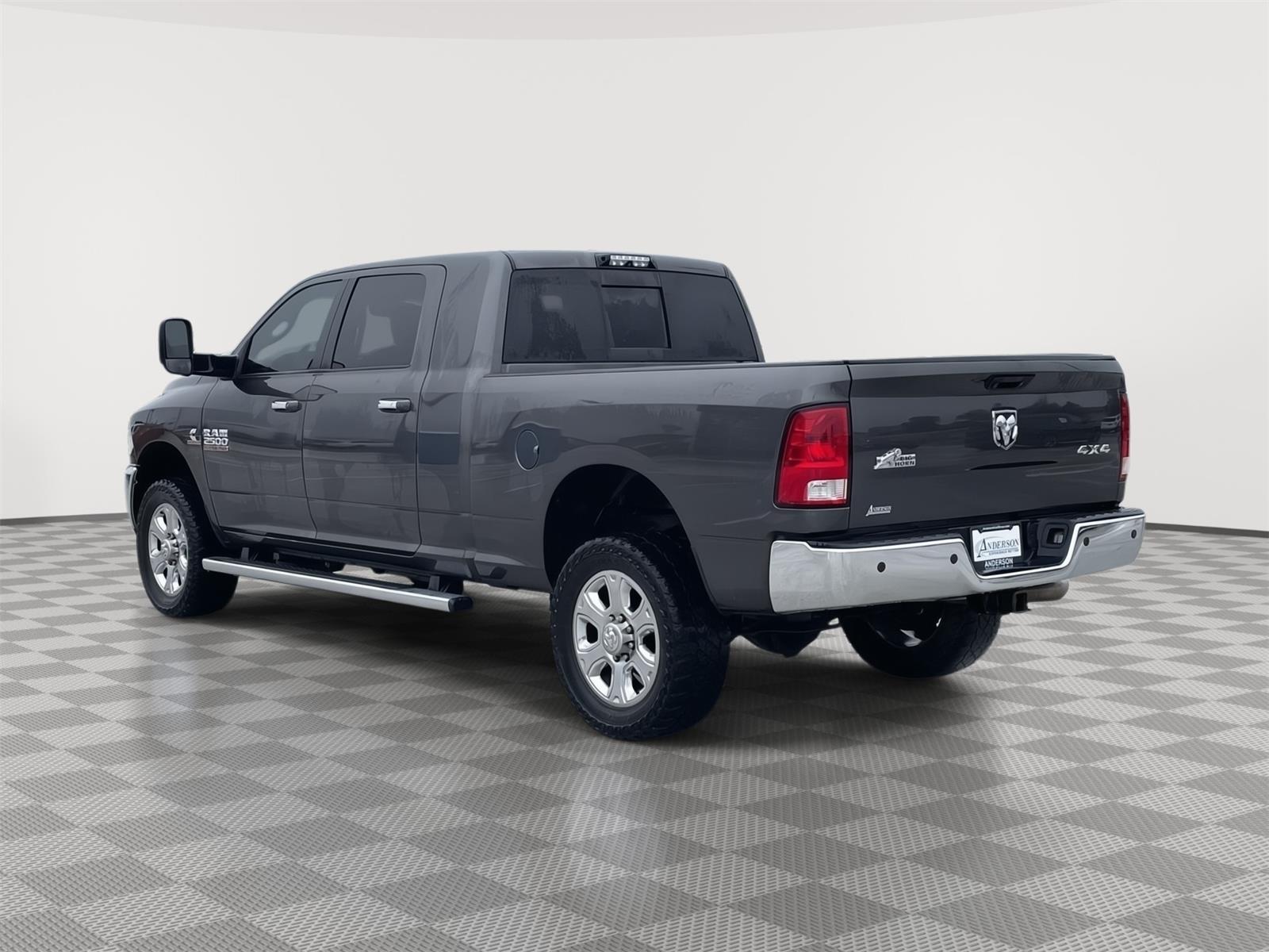 Vehicle photo 4