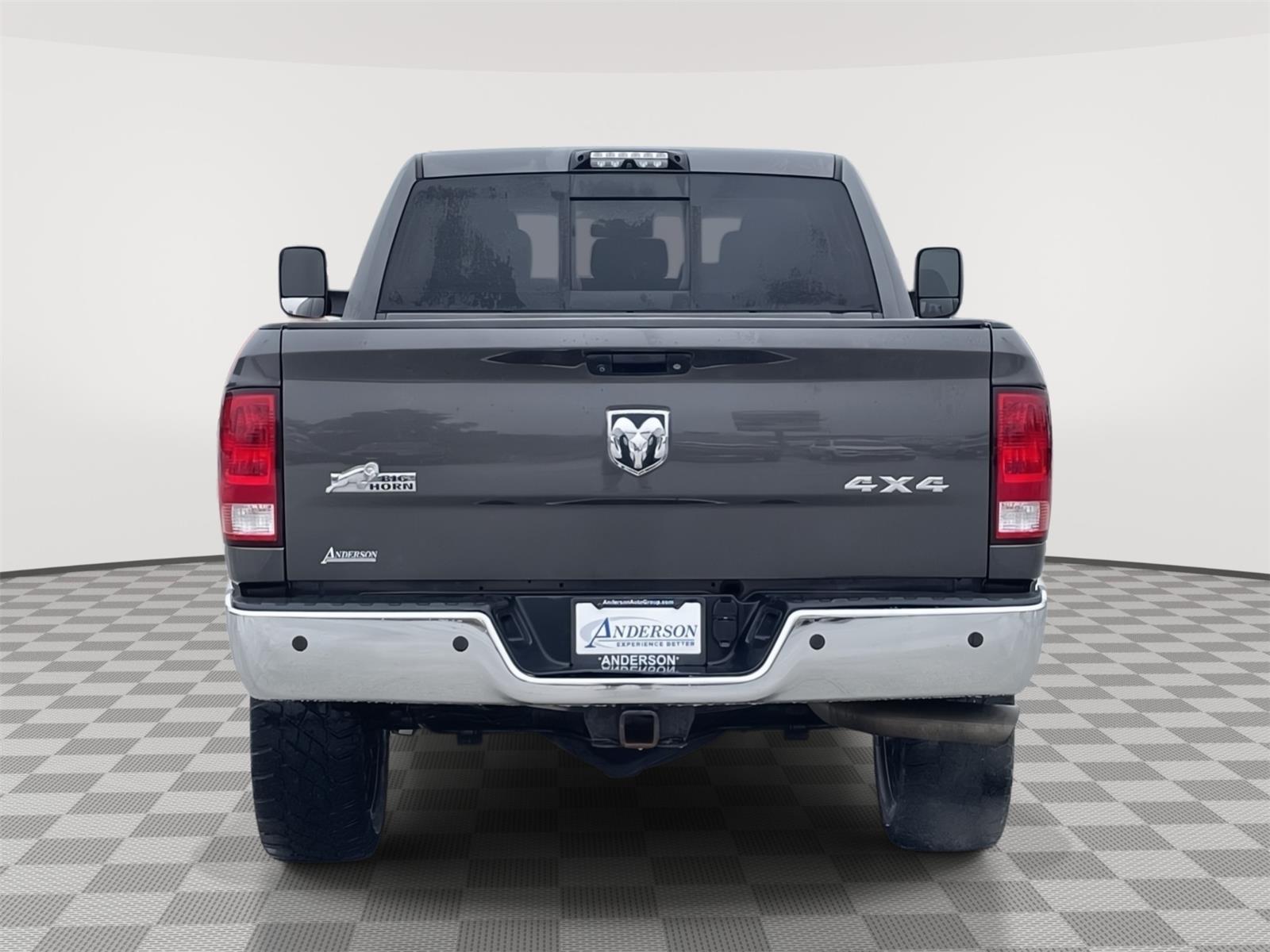Vehicle photo 5
