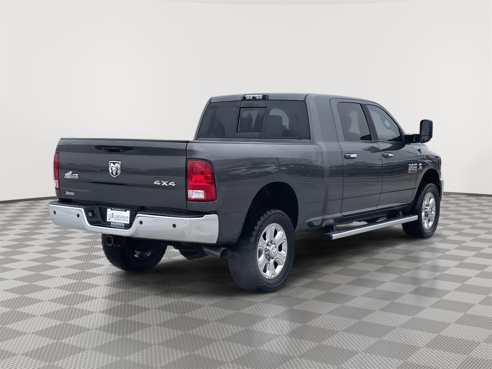 Vehicle photo 6